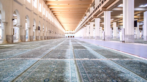 «الشؤون الإسلامية» تفرش 125 ألف متر مربع في مسجد نمرة 