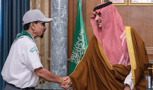 وزير الداخلية يلتقي د.المديرس وعددًا من قادة وقائدات الكشافة 