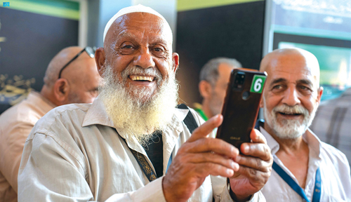 «الداخلية» تدعو ضيوف الرحمن لمواصلة الالتزام بالتعليمات 