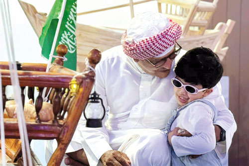 أهازيج بحرية وحكايات الصيادين لزوّار «بحّار2» في ينبع 