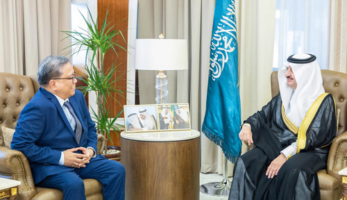 أمير المنطقة الشرقية يستقبل السفير الفلبيني 