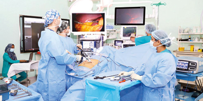 مستشفى الدكتور سليمان الحبيب بالصحافة ينهي معاناة مريض من تبعات عملية سمنة غير دقيقة 