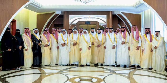 أمير المنطقة الشرقية يستقبل رئيس وأعضاء اتحاد الغرف السعودية 