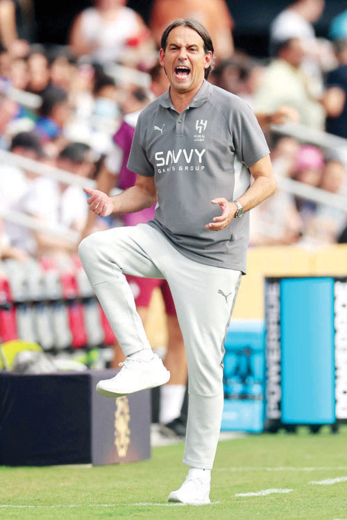  انزاغي لم يهدأ طوال المباراة