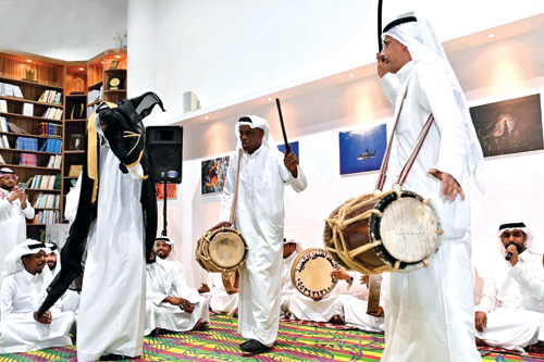 فنّ الخماري والتنوع الشعبي في الفنون الأدائية بالشرقية 