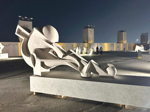 من مجسمات ملتقى طويق للنحت في الرياض