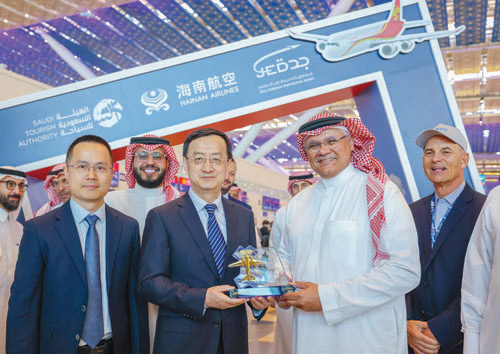 مطار الملك عبدالعزيز الدولي يدشّن أولى رحلات طيران هاينان الصينية 