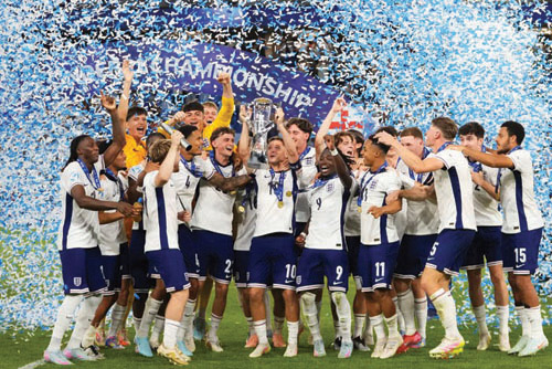  تتويج المنتخب الإنجليزي تحت 21 بلقب بطولة كأس أمم أوروبا