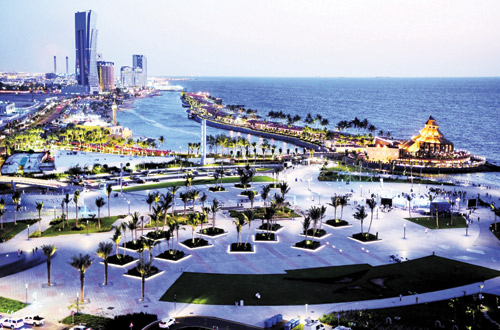 فعاليات بحرية تستهوي زوار كورنيش جدة 