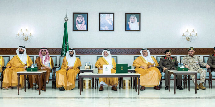  أمير المنطقة الشرقية خلال تدشينه منصة «ريادة»