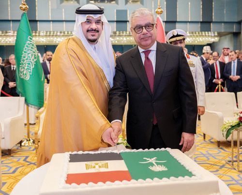  نائب أمير منطقة الرياض خلال تشريفه حفل السفارة المصرية