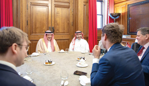  م. الخريجي خلال لقائه وزير الدولة لشؤون الشرق الأوسط وشمال إفريقيا