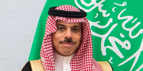 وزير الخارجية يبحث مستجدات المنطقة مع نظيره في المملكة المتحدة 