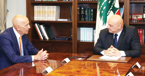 أكد أن حزب الله مشكلة لبنانية 