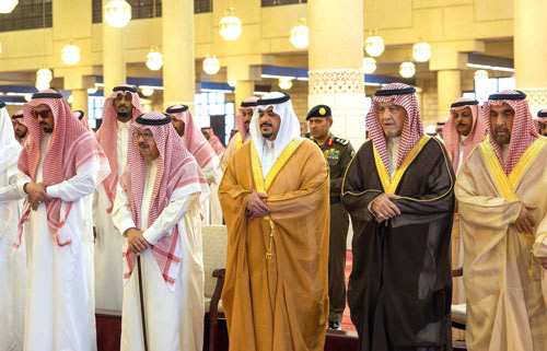  أداء صلاة الميت على الأميرة بزه بنت سعود