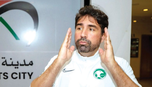 رئيس لجنة الحكام مانويل نافارو