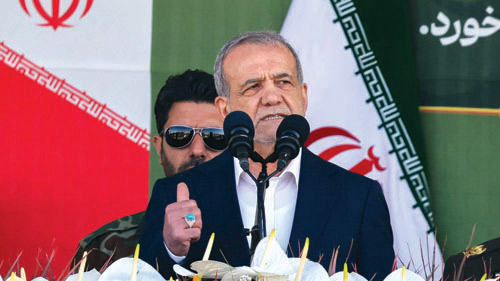 وسائل إعلام.. الرئيس الإيراني أصيب في ساقه خلال الهجوم الإسرائيلي على طهران 