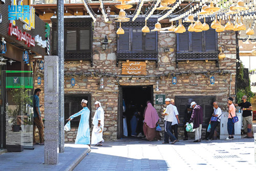 «السوق القديم».. مركز الطائف وذاكرته إرثًا وأصالة 