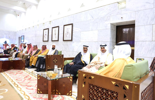 نائب أمير منطقة الرياض يُكرِّم الفائزين بجائزة حريملاء للتفوق 