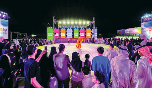 مهرجان «سيتي هب» بالباحة يجذب آلاف الزوار 