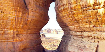 التأطيرات الصخرية في العُلا.. لوحات فنية مذهلة 