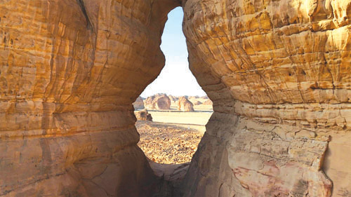 التأطيرات الصخرية في العُلا.. لوحات فنية مذهلة 