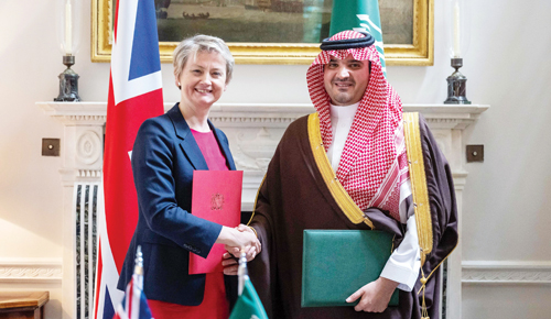 وزير الداخلية تباحث مع نظيرته البريطانية.. ووقع عددا من الاتفاقيات لـ: 