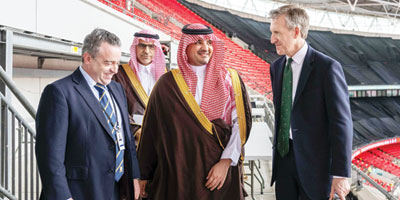 الأمير عبدالعزيز بن سعود بحث مع جارفيس تبادل الخبرات مع وزارة الداخلية البريطانية 