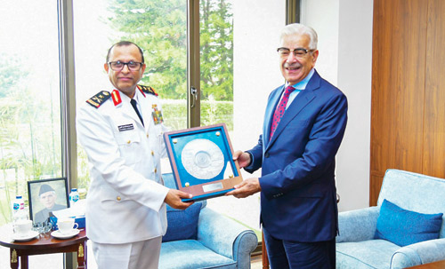 الفريق الغريبي يستعرض مع وزير الدفاع الباكستاني أوجه الشراكة الإستراتيجية 