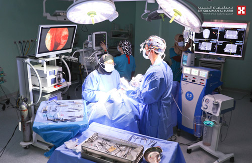 عانى من ثقب وتآكل في عظمة قاع الجمجمة 