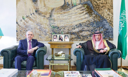 نائب وزير الخارجية خلال استقباله السفير الأذربيجاني