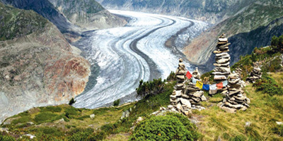 تحذيرات من سرعة ذوبان الأنهار الجليدية في سويسرا 