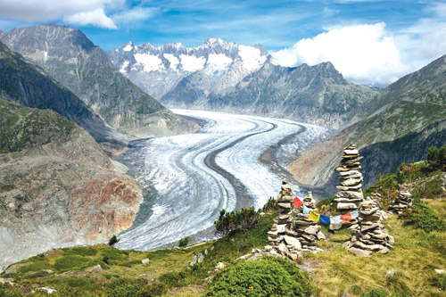 تحذيرات من سرعة ذوبان الأنهار الجليدية في سويسرا 