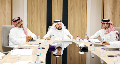 غرفة أبها واللجنة الوطنية الصناعية تبحثان آليات تحفيز الاستثمار في عسير 