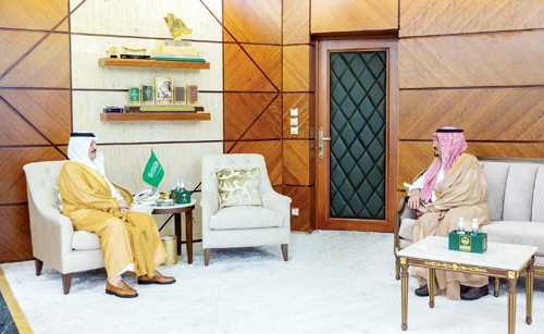 أمير المنطقة الشرقية يستقبل أمير الفوج التاسع بالقطاع الشرقي 