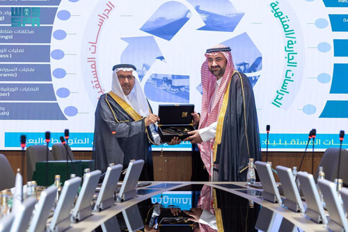 «هيئة الطرق» و«موان» تبحثان توسيع استخدام مخلفات الهدم في الخلطات الإسفلتية 