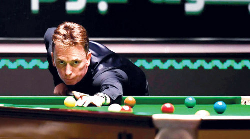 بمشاركة نخبة من نجوم اللعبة 