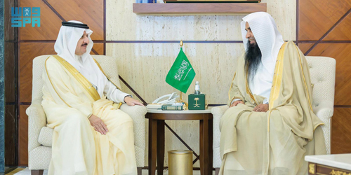 أمير المنطقة الشرقية ونائبه يستقبلان مدير فرع «الإفتاء» بالمنطقة 