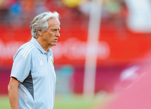 بثلاثة أهداف لهدفين 