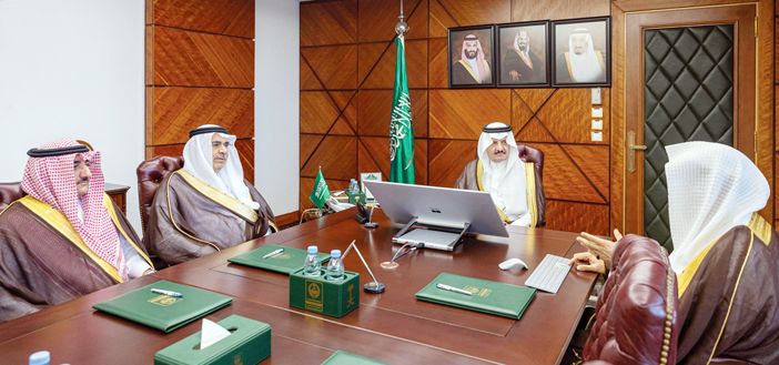 أمير المنطقة الشرقية يطلع على مبادرة «الوقف البلدي» 