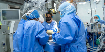 طبية جامعة الملك سعود تجري أول زراعة لغرسة قوقعة صناعية ذكية بالشرق الأوسط وإفريقيا 