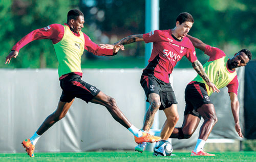  جانب من التدريبات الفنية