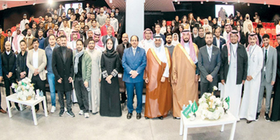 وزير الصحة يلتقي نخبة من الطلاب الدارسين من مختلف الجامعات الأسترالية 