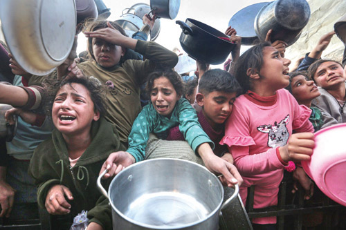 عشرات الشهداء في قصف للاحتلال على القطاع 