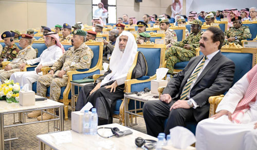 د. العيسى ينوه بدعم المملكة غير المحدود لمحاربة الإرهاب والتطرف بشتى أشكاله 