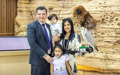 حضور لافت للسياح في المزاد الدولي لمزارع إنتاج الصقور 