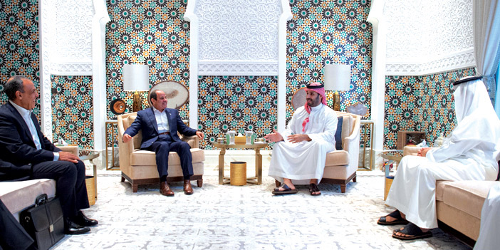 ولي العهد خلال استقباله الرئيس المصري في قصر نيوم