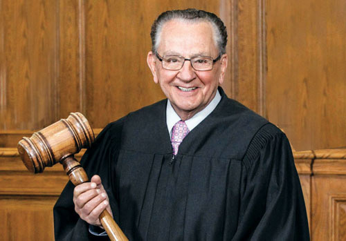 وفاة القاضي الأكثر لطفًا في العالم 