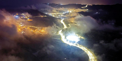 مدن عسير.. لوحات فنية تكتسي بالضباب 