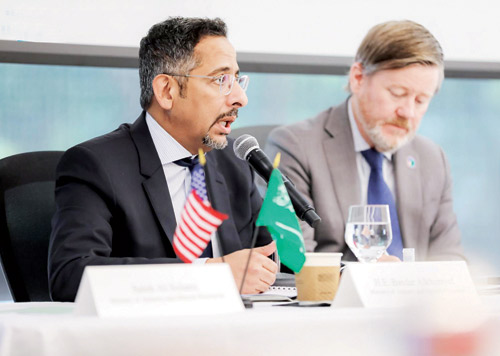 وزير الصناعة يرأس اجتماع الطاولة المستديرة لتعزيز الشراكة السعودية - الأمريكية في قطاعي الصناعة والتعدين 